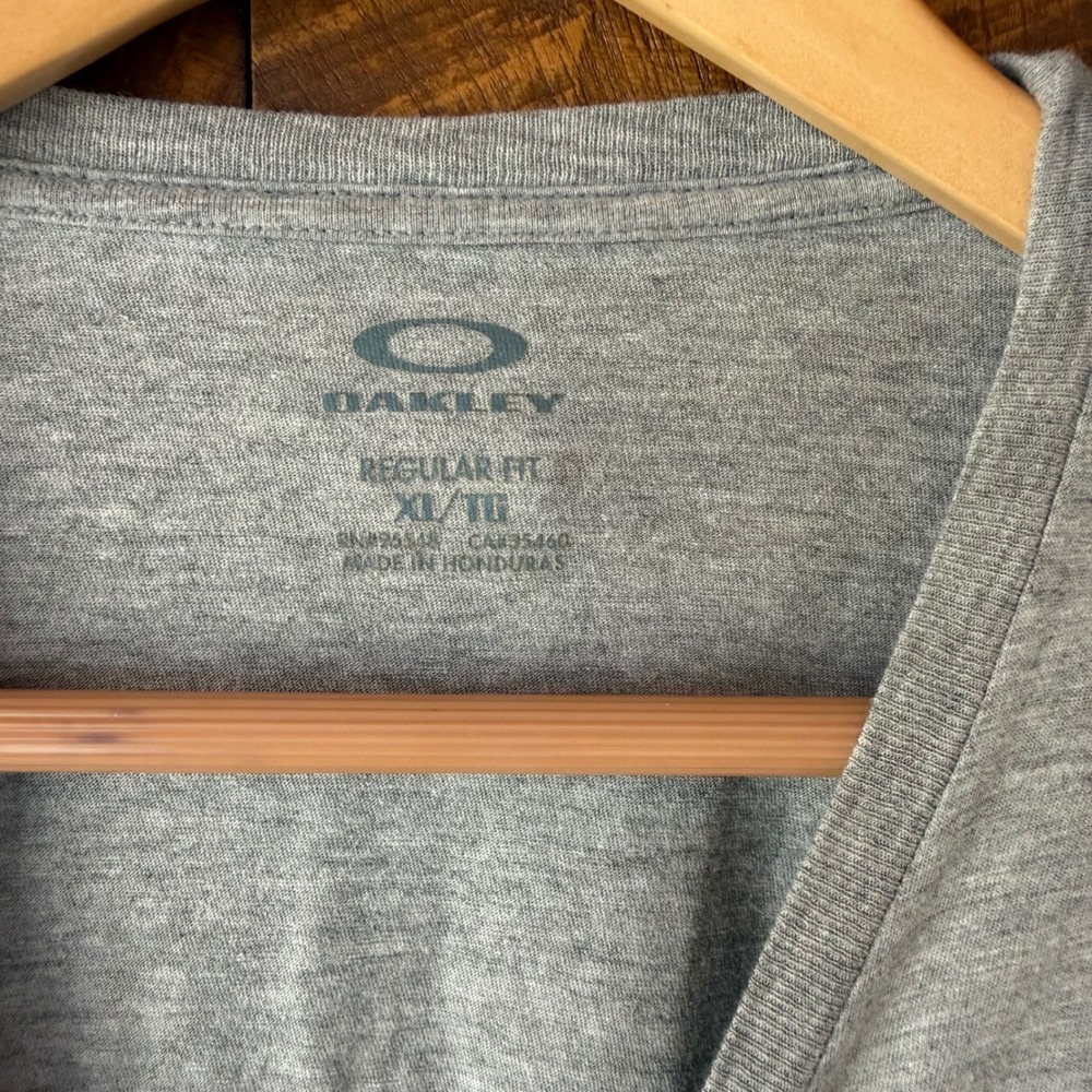 VTG Oakley Mens Graphic T-Shirt XL Regular Fit Heather Grey Distressed Logo Tee - Picture 3 of 5
